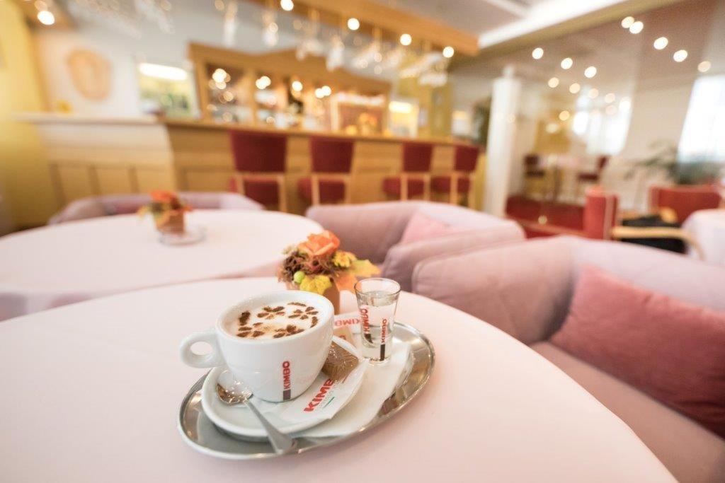 Hotel Zlaty Byk Римавска-Собота Экстерьер фото